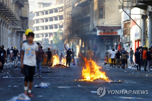 이라크 시위 진압부대 또 발포…"사망자 300명 넘어서"