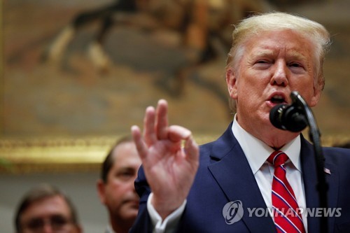 트럼프 "잘못 없지만 탄핵조사 청문회 증언 강력히 고려"(종합2보)