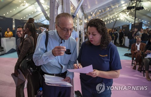 美·英 고용시장도 '실버 물결'…고령자 구직 급증