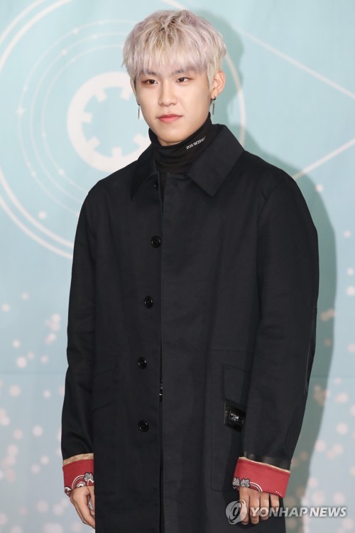 박우진, 무릎 연골 파열로 활동 중단… AB6IX 4인 체제