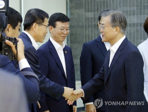 금융위 "DLF 등 현안에 적극 대응…소비자 보호 제도 마련"