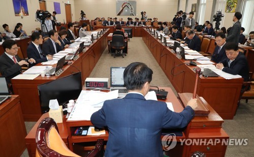 과방위, 여야 이견에 법안소위 못열어…데이터3법 처리 '빨간불'