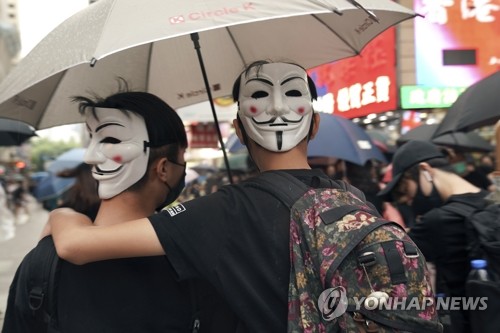 홍콩 복면금지법 위헌결정 파문…中 "도전 행위" 발끈