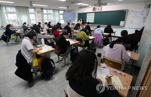 수능 전 주말 '컨디션 관리' 중요…"6시간 숙면, 과식은 피해야"