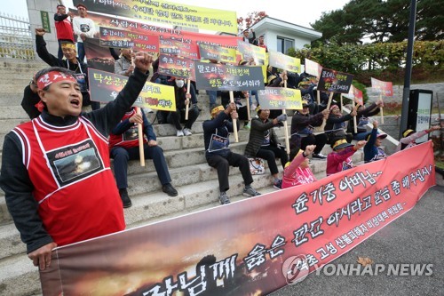 고성·속초산불 人災 9명 송치…"한전 봐주기 수사" 이재민 반발