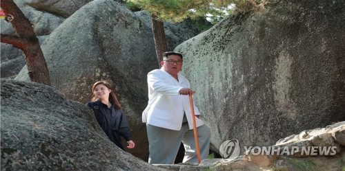 北김정은 '철거지시' 한달…금강산관광은 여전히 불투명