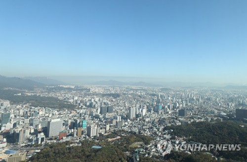 전국 맑고 미세먼지 '보통'…동해안 곳곳 흐리고 비