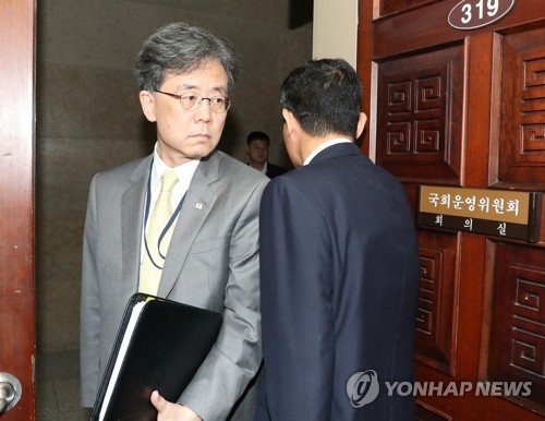 靑 "김현종-스틸웰, 지소미아·방위비분담 협상 등 건설적 협의"