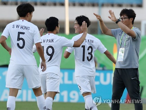 U-17 월드컵 16강 이끈 김정수 감독 "체력 회복 집중"