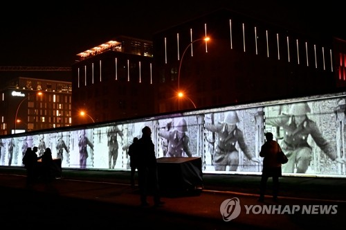 "베를린장벽 붕괴 30년, 분단 한국에 여전히 강력한 의제"[WP]