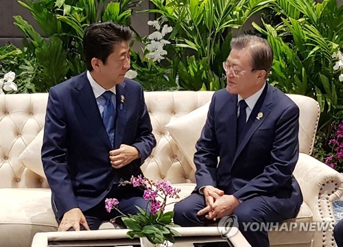 文대통령, 태국 방문 마치고 귀국길…아베 만나고 RCEP 타결