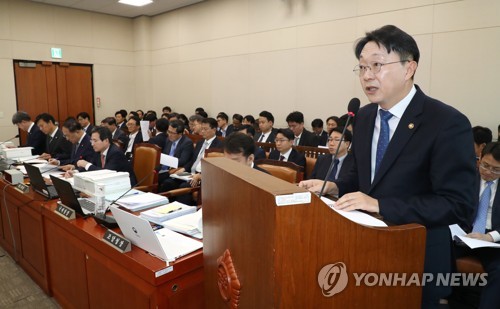 국세청장 "전두환 '타인 명의' 은닉재산까지 끝까지 추적"