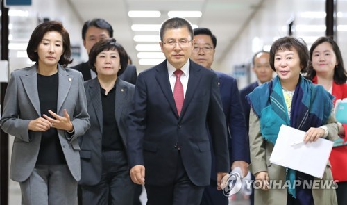 황교안 오늘 오후 긴급 기자간담회…당 쇄신 요구 반응 주목