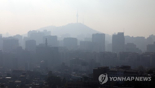 미세먼지 심하면 무조건 마스크 착용?…"건강상태 따라 달라요"