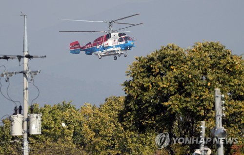 사고 열흘째…독도 추락 소방헬기 '차양막·들것' 발견