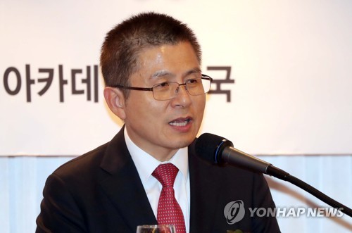 황교안 "유승민의 '통합조건' 극복 가능…시점은 일러야 12월"