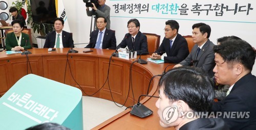 '보수통합론', 정국 새 변수…與 "정치쇼"·한국당 "정권 심판"(종합)