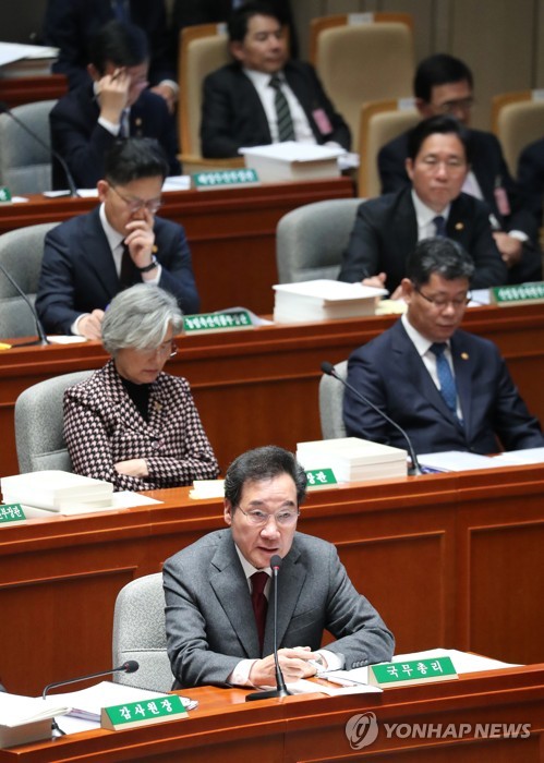 이총리 "한일정상 환담 관련 日발표, 국제기준 맞지 않아"