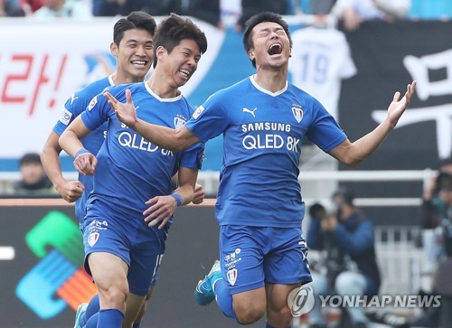 '고승범 2골' 수원, 코레일 4-0으로 꺾고 FA컵 최다 5번째 우승