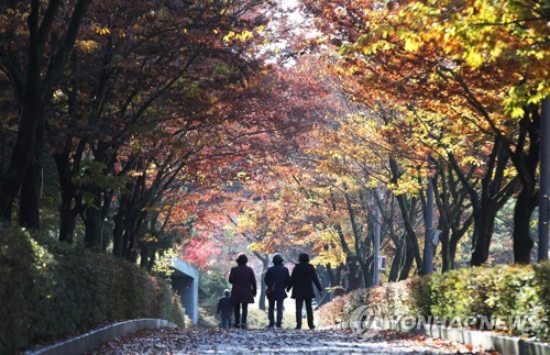 전국 맑다가 가끔 구름 많음…낮 포근하지만 일교차 10도 이상