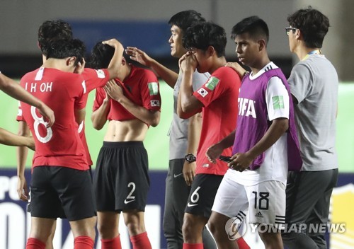 U-17 월드컵 '8강 탈락' 김정수 감독 "홍성욱 부상이 패인"