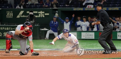 뜨거운 '김하성 홈 태그 아웃' 논란…우리 선수들 "세이프였다"