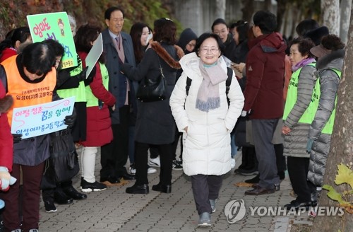 "수능을 망칠 수능 없지" 한파 쫓아낸 후배들 응원 열기