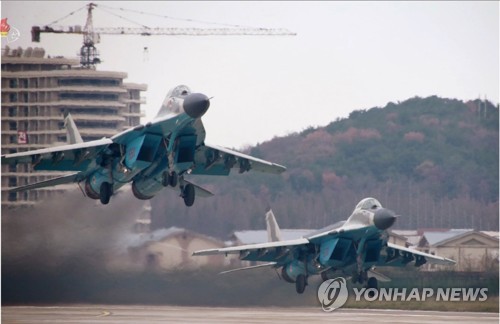 北김정은, 2년만에 전투비행술대회…한미공중훈련 '맞대응'(종합2보)