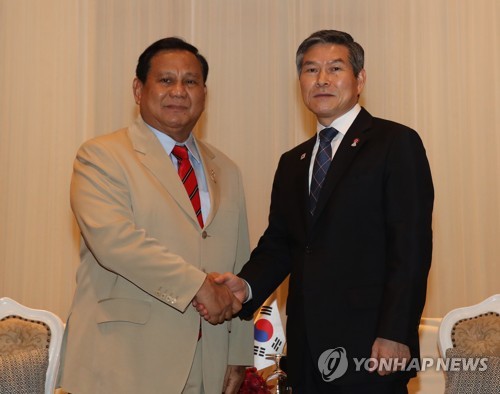 한중 국방장관회담…"'한반도 비핵화' 중국 노력 높이 평가"