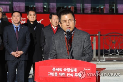 황교안, 무기한 단식투쟁 돌입…"죽기를 각오하겠다"(종합2보)