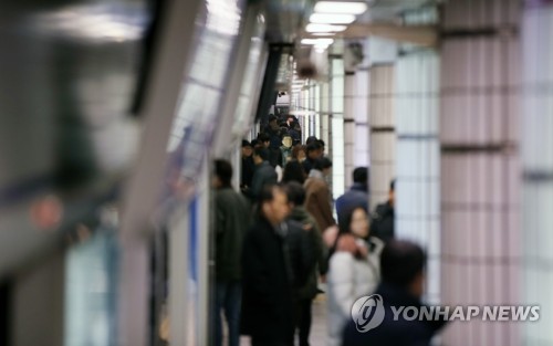 철도파업 사흘째…주요 역 주말 열차 매진에 표 구하기 전쟁