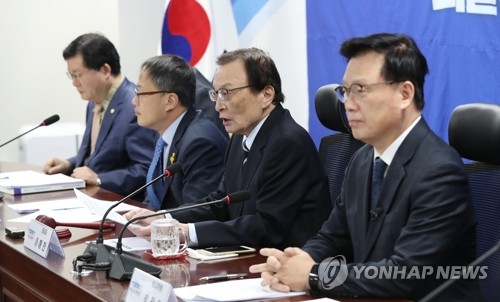 이해찬, 강경화·정경두에 출마타진…내달 차출명단 靑전달 예정