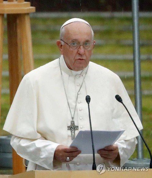 교황 日피폭지서 "핵무기 사용은 범죄…폐기에 모두 참여해야"