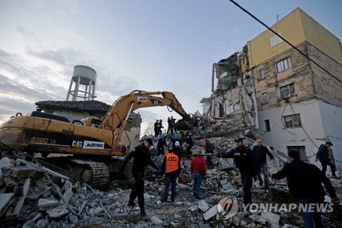알바니아서 93년만의 최강 지진…최소 7명 사망·300여명 부상