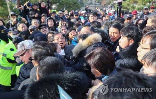 황교안, 8일째 단식…건강 악화에도 "조금 더 이어가겠다"(종합)