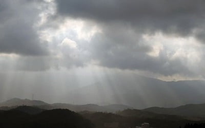 오늘 날씨 전국에 구름·안개·미세먼지…내륙 일부 '빗방울'