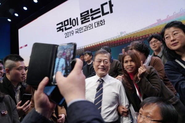 국민과의 대화 소감 밝힌 고민정 "대통령께 죄송한 형식, 아수라장 될까 걱정했다"