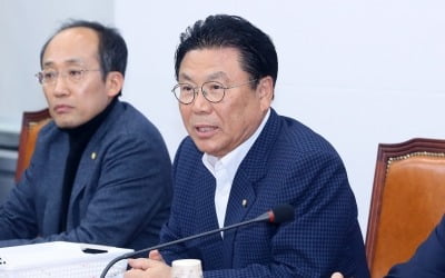 [속보]한국당 "내년 현역의원 절반 이상 교체…3분의1이상 컷오프"