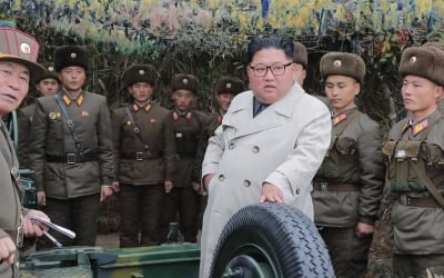 [속보] 국방부 "김정은 해안포 사격 지시 유감, 군사합의 위반"