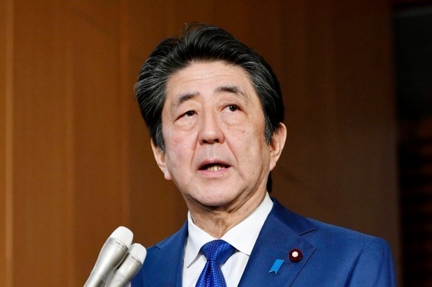 북한이 아베 신조(安倍 晋三) 일본 총리가 북한의 초대형 방사포 시험 사격을 '탄도미사일 발사'라고 착각한 것을 원색적으로 비난했다. /사진=AP