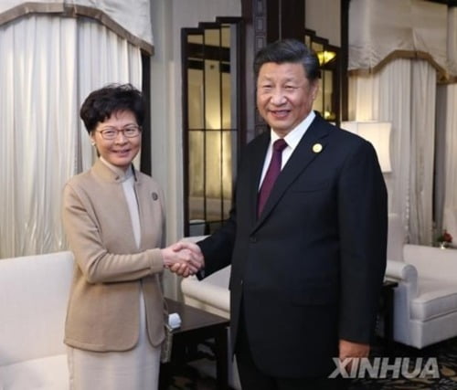 시진핑 만난 홍콩 캐리 람…'시위 진압 강경책' 들고나올까