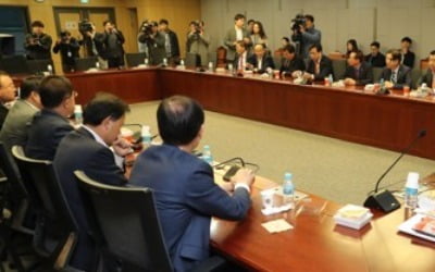 한국당 초선들, 중진·지도부·잠룡에 '험지출마' 촉구