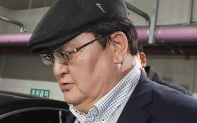 '승무원 성추행' 발뺌한 몽골 헌재소장…협박은 시인