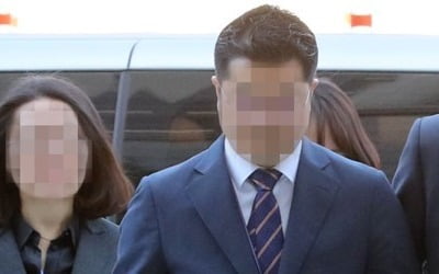 '인보사 의혹' 코오롱 이사 영장기각 나흘만에 재소환