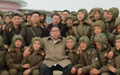 김정은, 낙하산 침투훈련 지도…"전쟁준비 능력 향상시켜야"(종합2보)