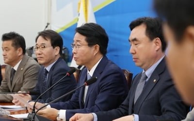 조정식 "한국당, 협상않고 방해하면 절차 따라 패스트트랙 처리"