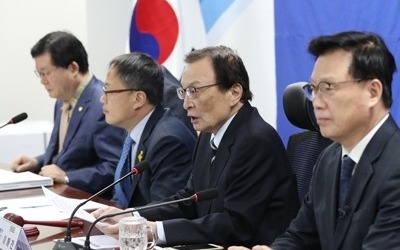 이해찬, 강경화·정경두에 출마타진…내달 차출명단 靑전달 예정