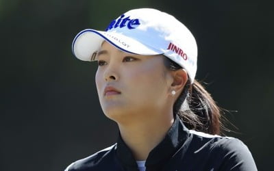 고진영, LPGA 투어 '올해의 선수상' 수상…이정은은 신인상