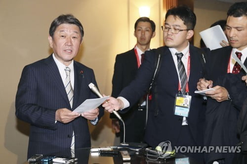 日 언론, 지소미아 종료 연기에 '안도'…"정상간 신뢰회복 중요"