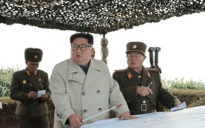北김정은, 서해 창린도서 해안포 사격 지도…軍 "군사합의 위반"